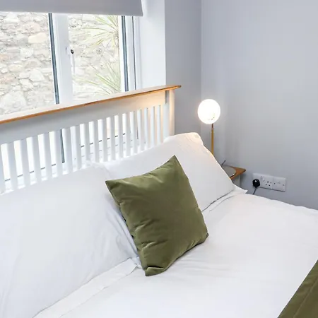 Daly's Place Apartment *